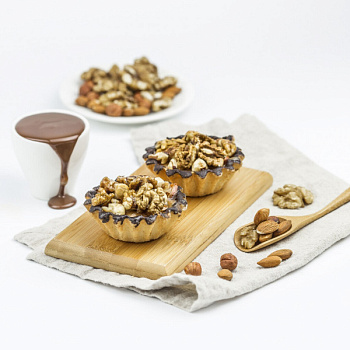 Корзиночка с орехами  01