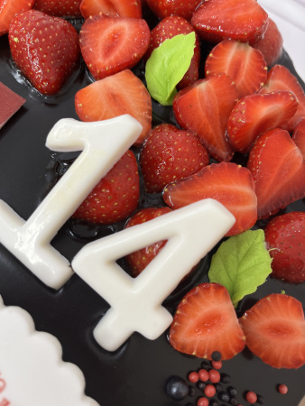 14 лет с клубникой 03