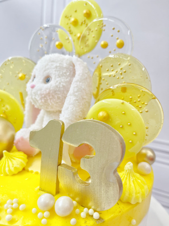 Торт "Зайка" с леденцами 03